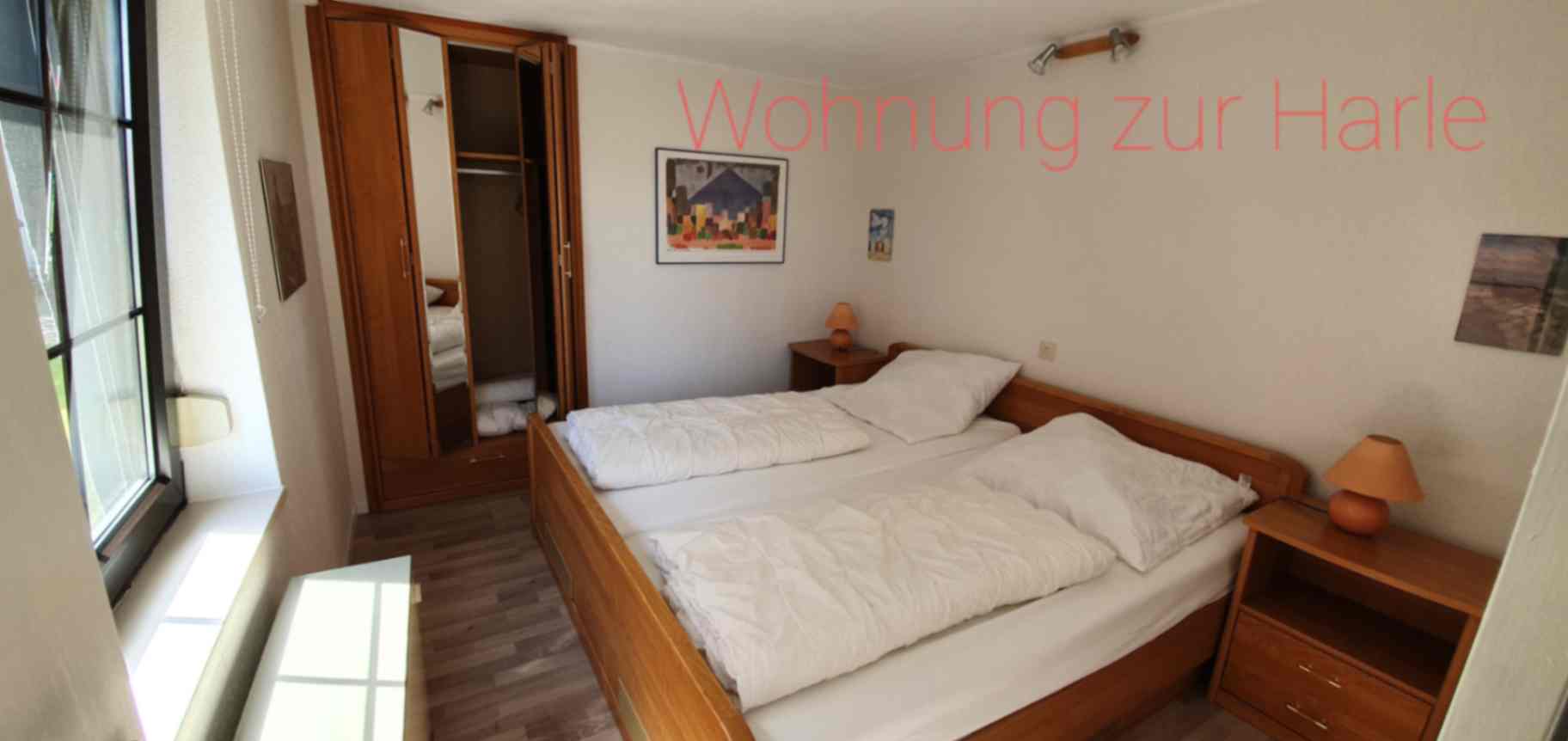 Schlafzimmer mit Doppelbett